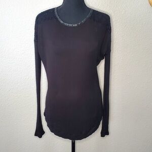 Pre-owned Women's Black Top W/ Lace Shoulders And Back Zip Size: Medium  Shirt